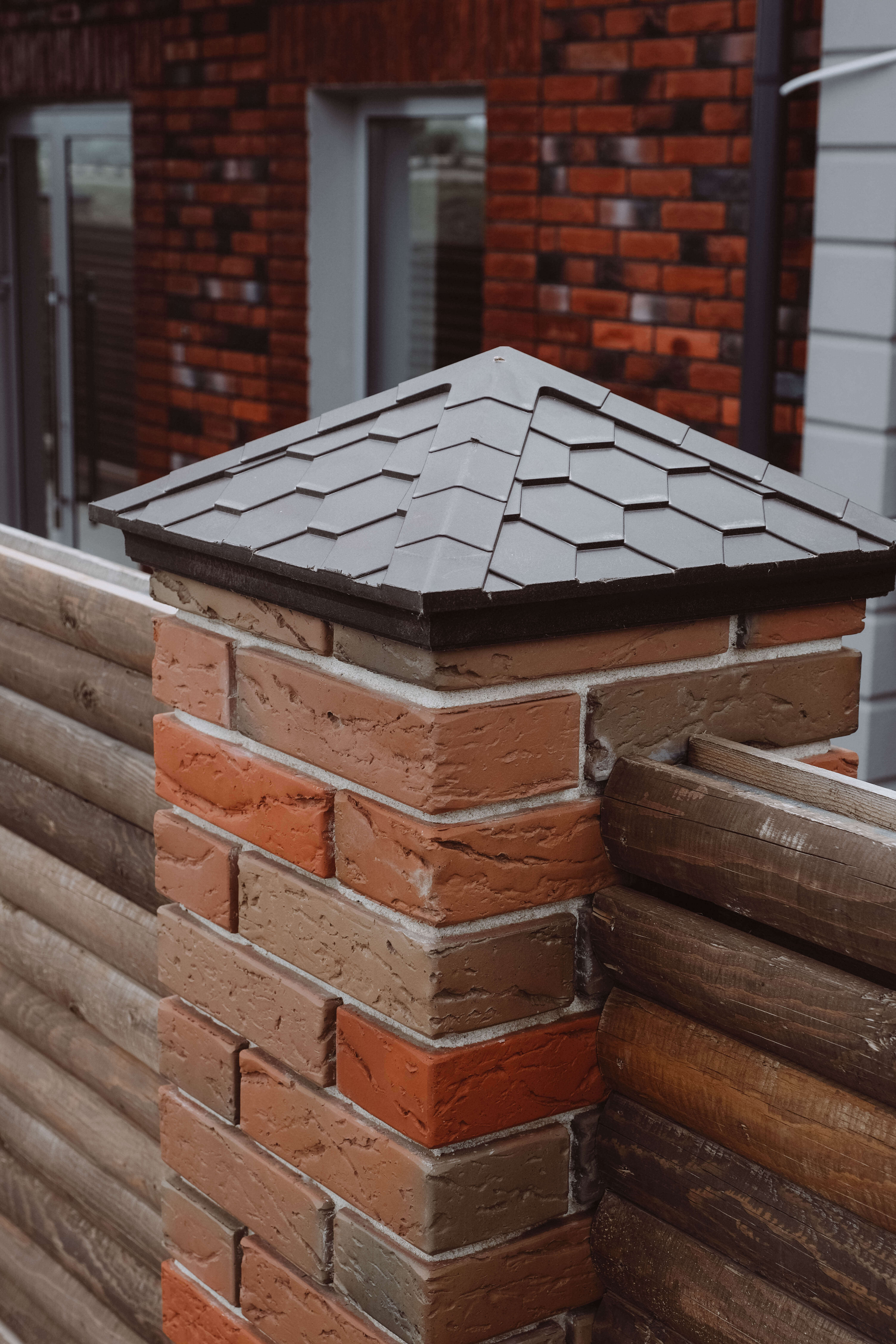 Колпак Zking Эверест Коричневый на столб 1.5х1.5 кирпича (390х390мм) в Саяногорске фото